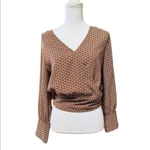 OLM WOMENS CUTE BLOUSE SIZE MEDIUM